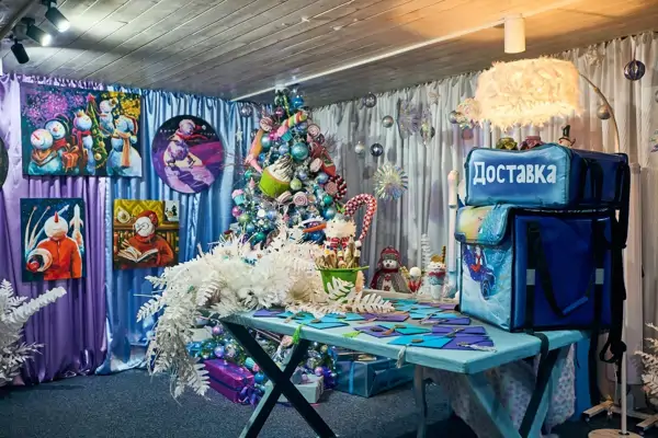 Зал внутри усадьбы Деда Мороза